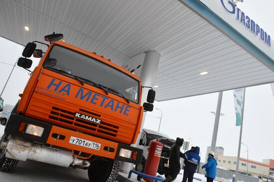 Natural gas fueling stations open in Kazan