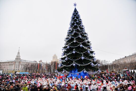 Fathers Frost parade across Russia
