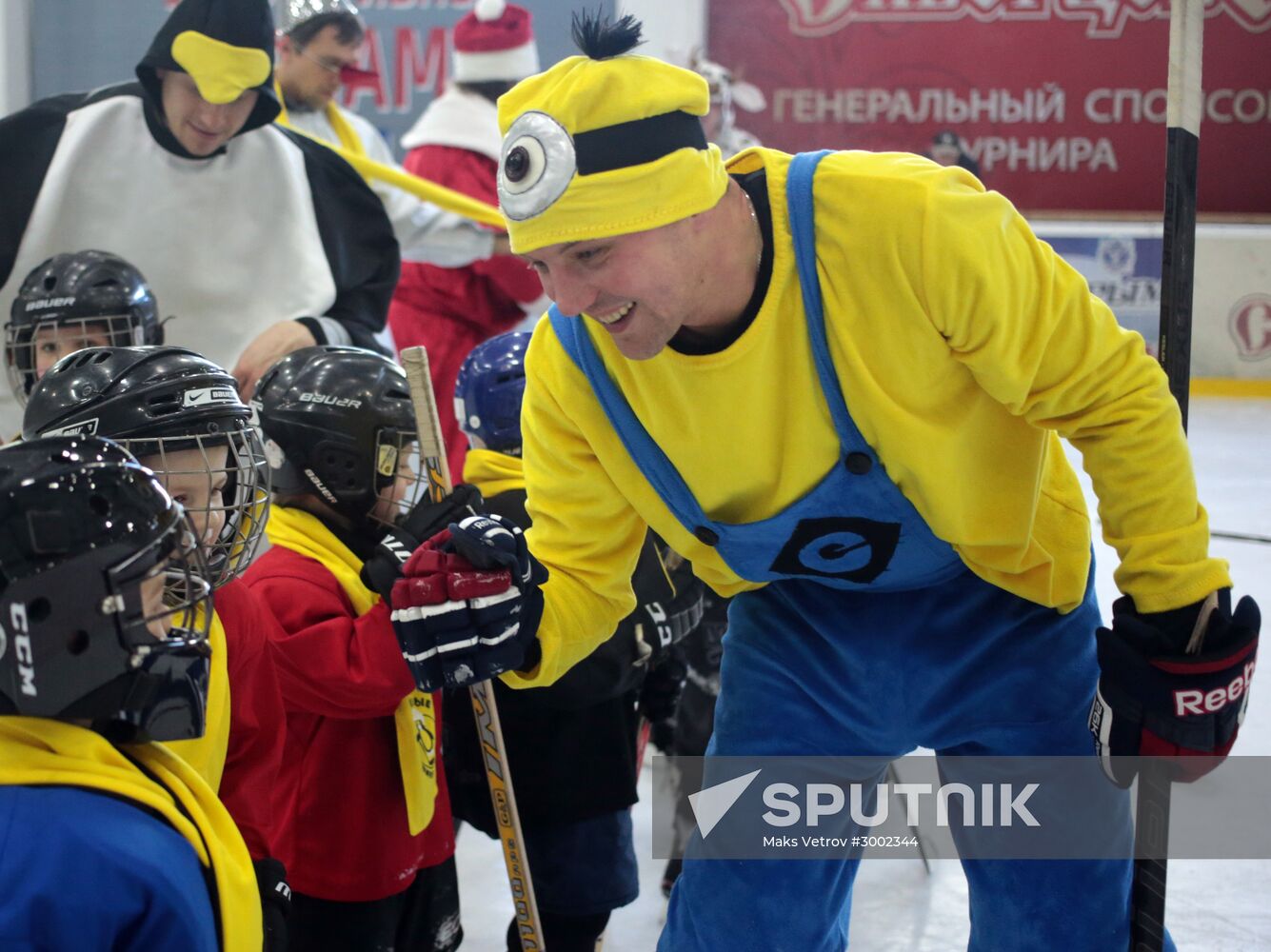 South Penguins face off Father Frost team in an ice hockey game