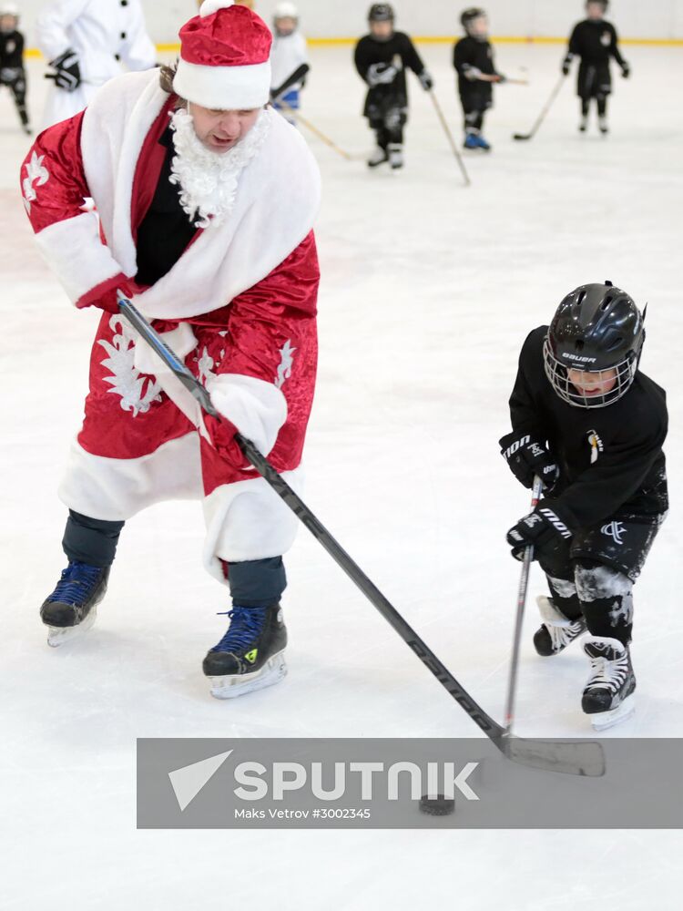 South Penguins face off Father Frost team in an ice hockey game