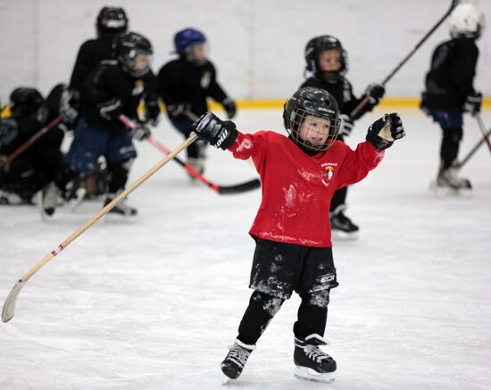 South Penguins face off Father Frost team in an ice hockey game