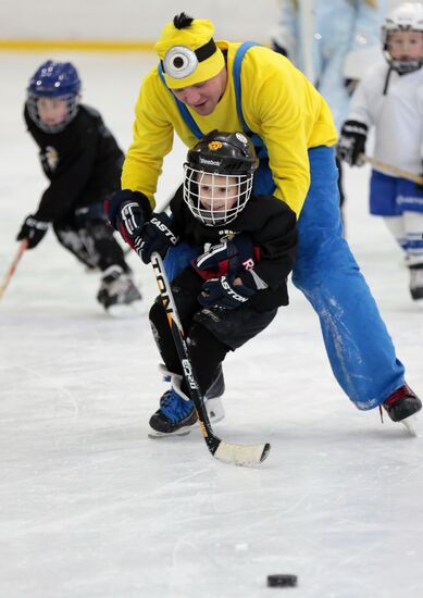 South Penguins face off Father Frost team in an ice hockey game
