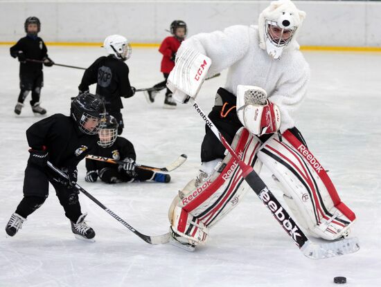 South Penguins face off Father Frost team in an ice hockey game