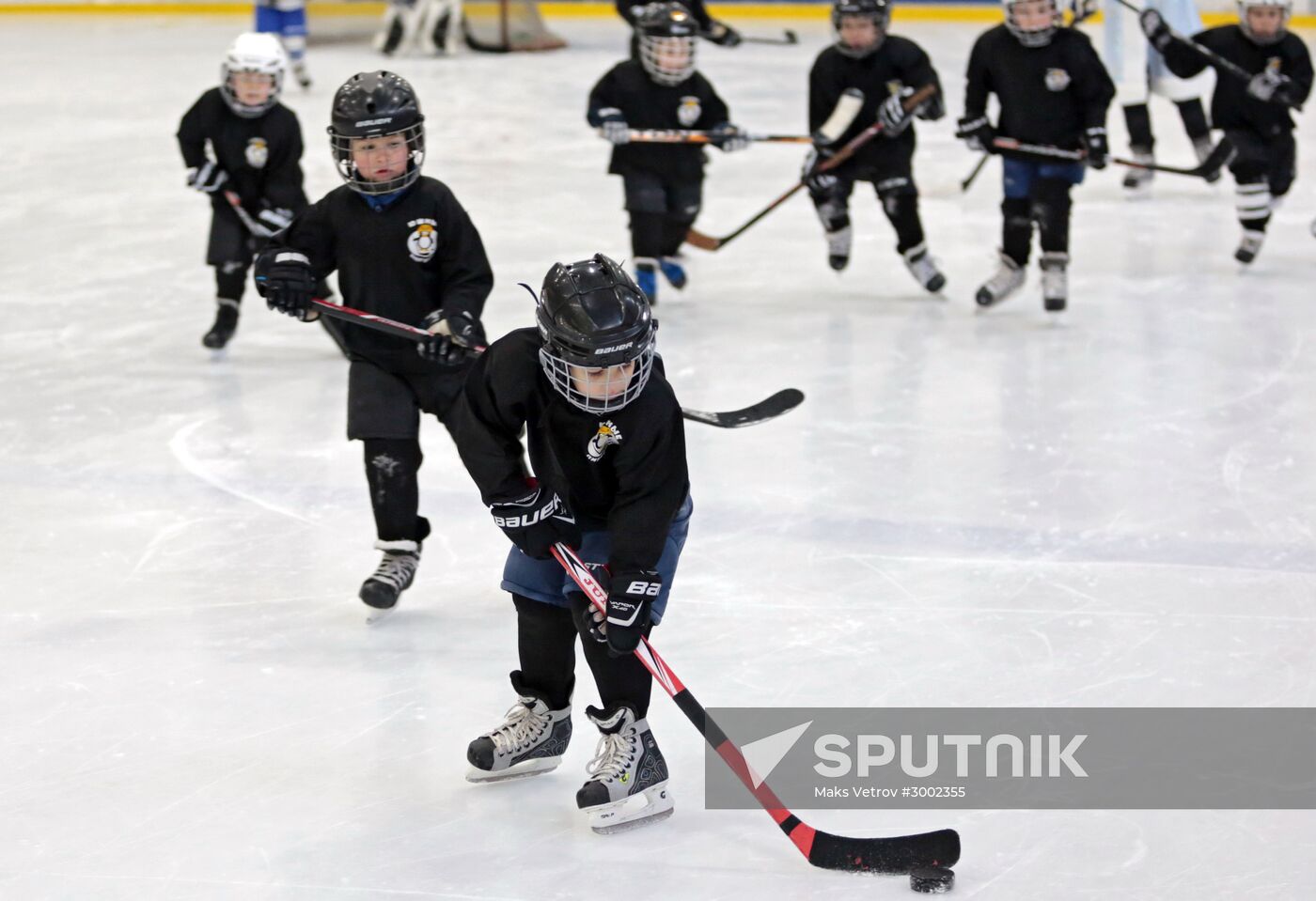 South Penguins face off Father Frost team in an ice hockey game