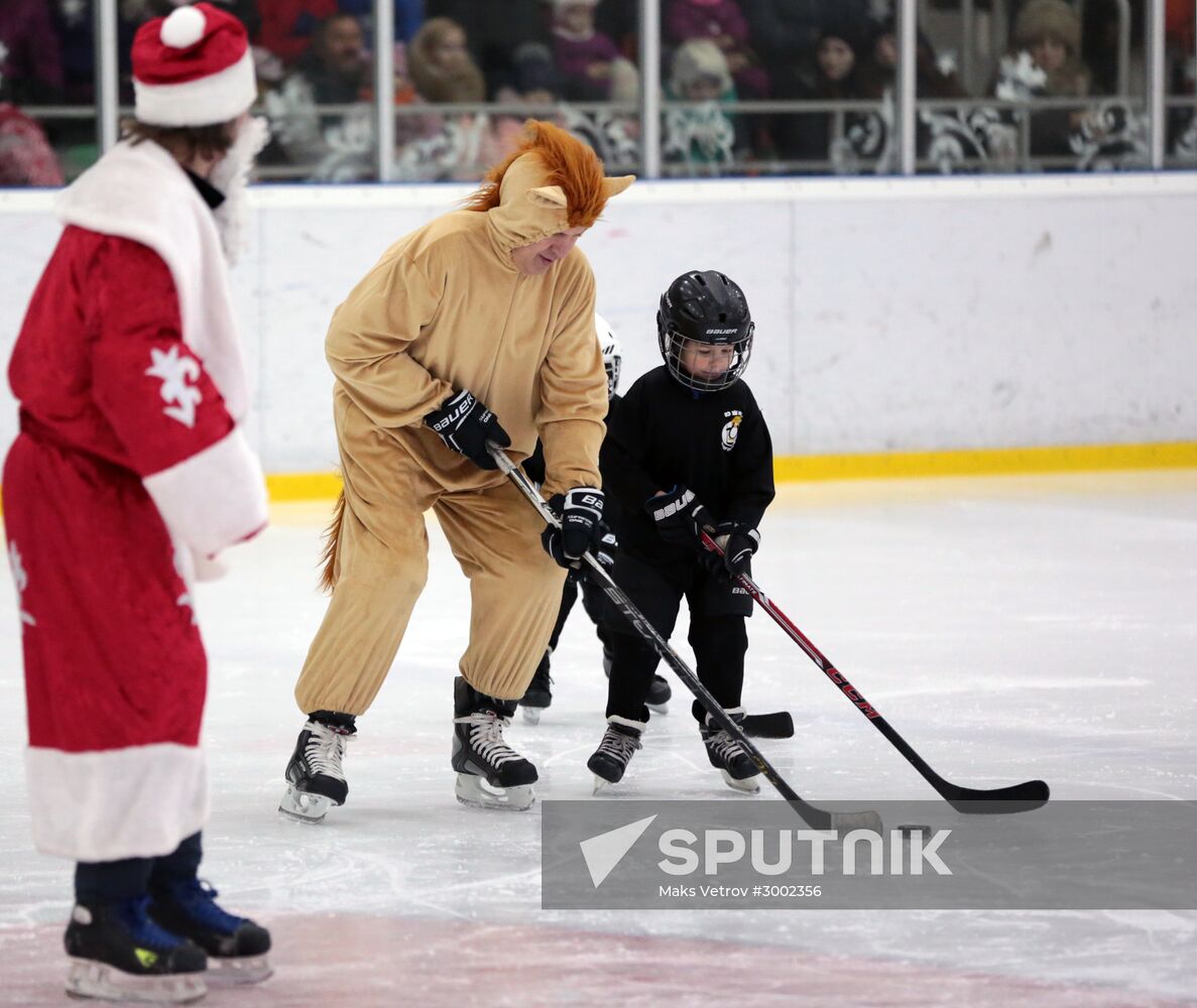 South Penguins face off Father Frost team in an ice hockey game