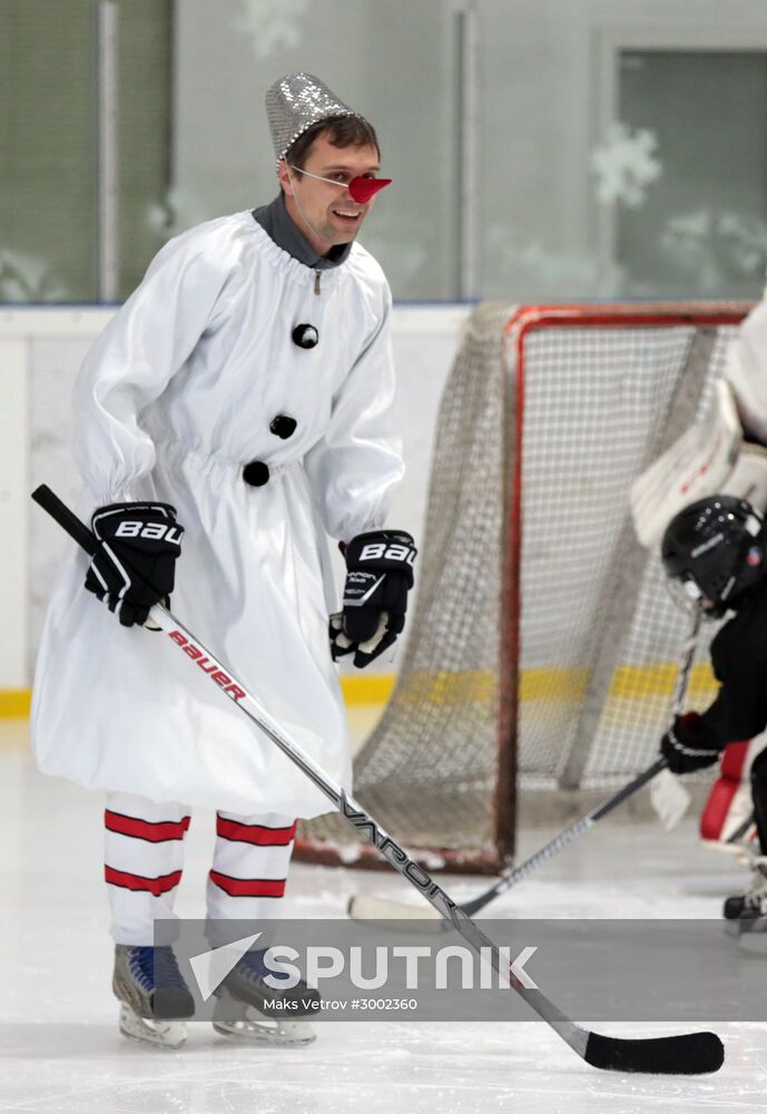 South Penguins face off Father Frost team in an ice hockey game