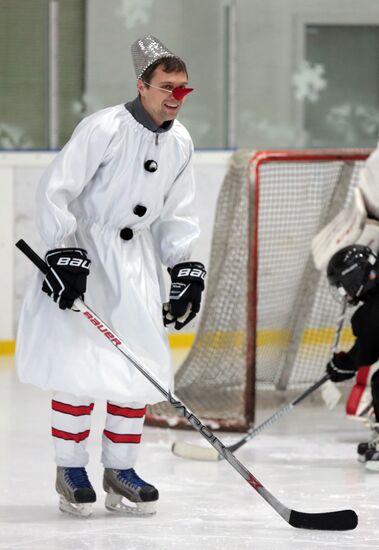 South Penguins face off Father Frost team in an ice hockey game