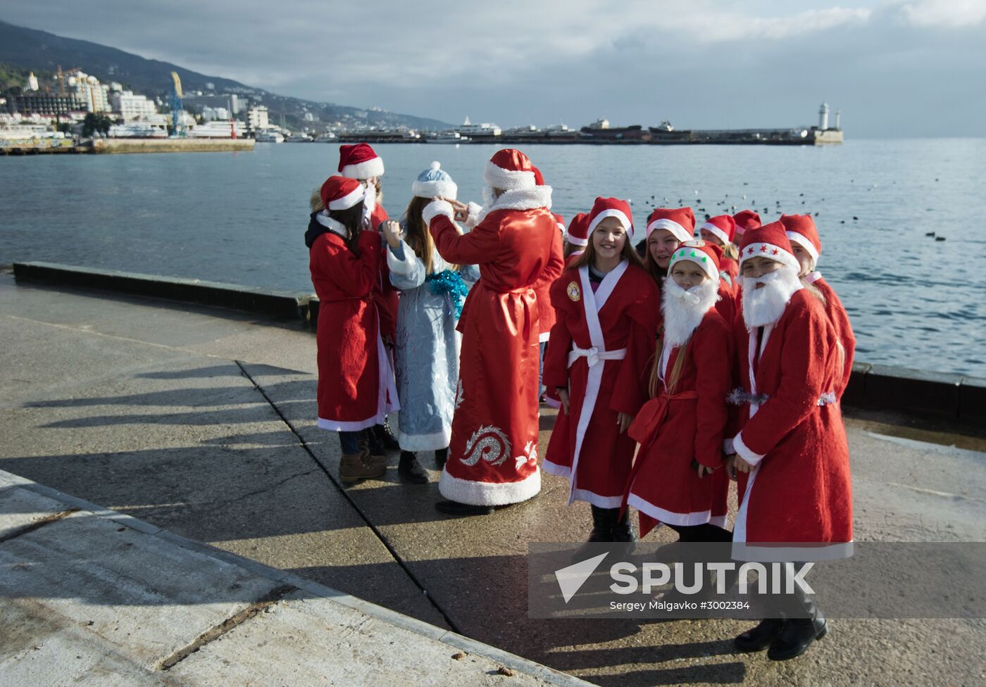 Fathers Frost parade across Russia