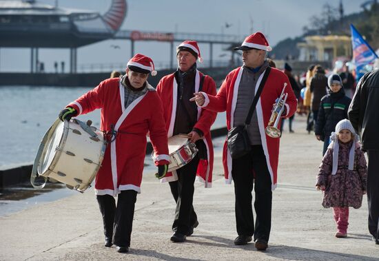 Fathers Frost parade across Russia