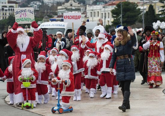 Fathers Frost parade across Russia