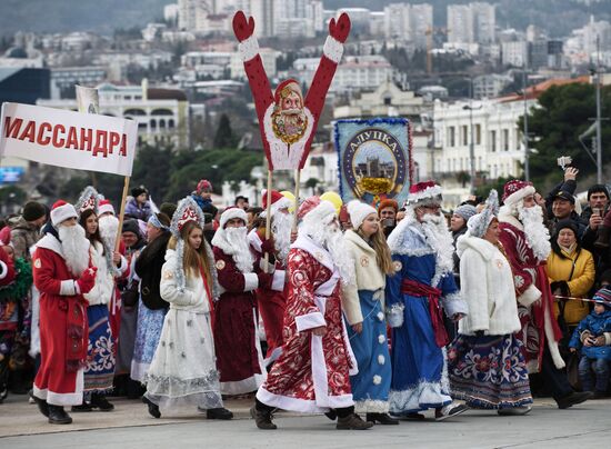 Fathers Frost parade across Russia