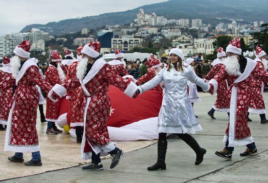 Fathers Frost parade across Russia