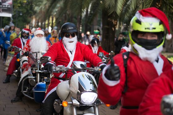Fathers Frost parade across Russia