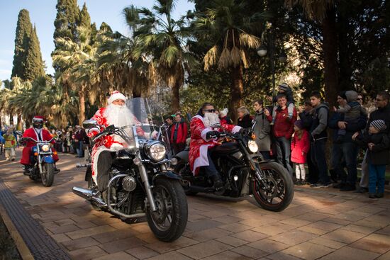 Fathers Frost parade across Russia