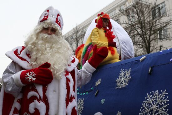 Fathers Frost parade across Russia