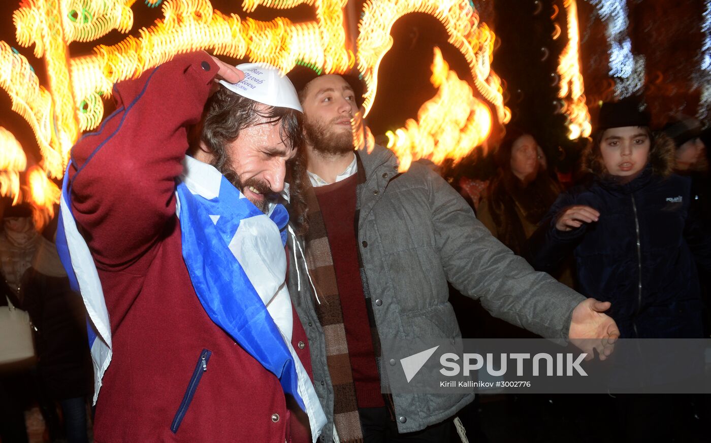 Procedure for lighting Chanukah candles on Revolution Square in Moscow