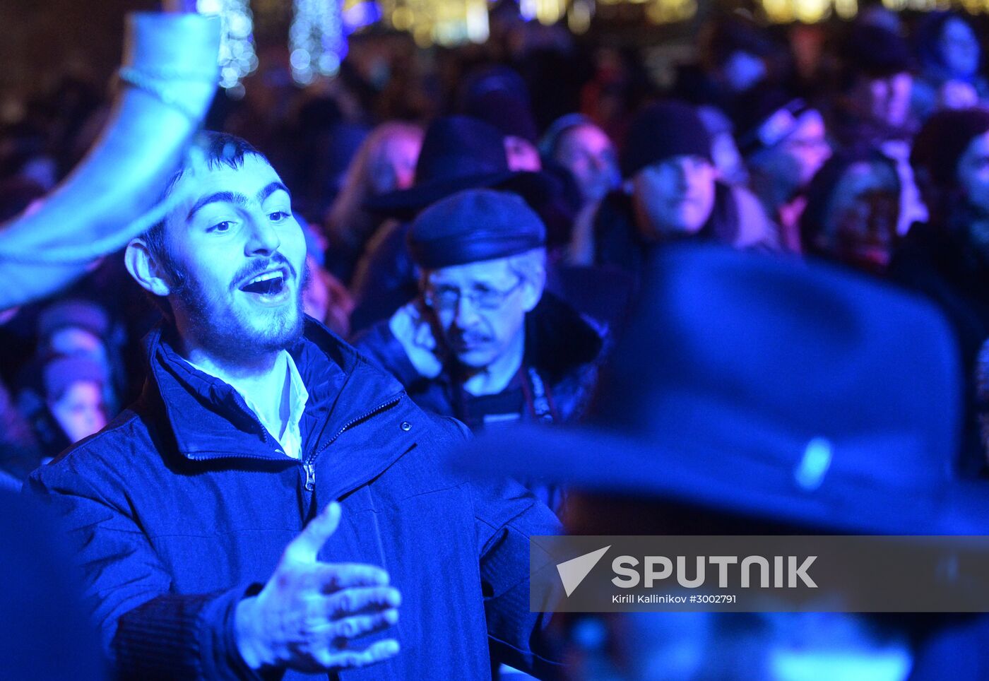 Procedure for lighting Chanukah candles on Revolution Square in Moscow