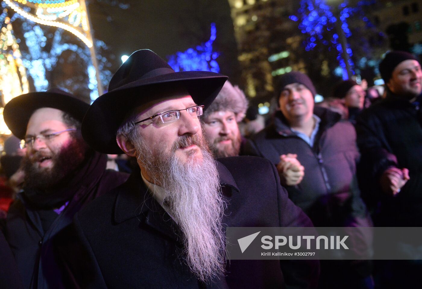 Procedure for lighting Chanukah candles on Revolution Square in Moscow