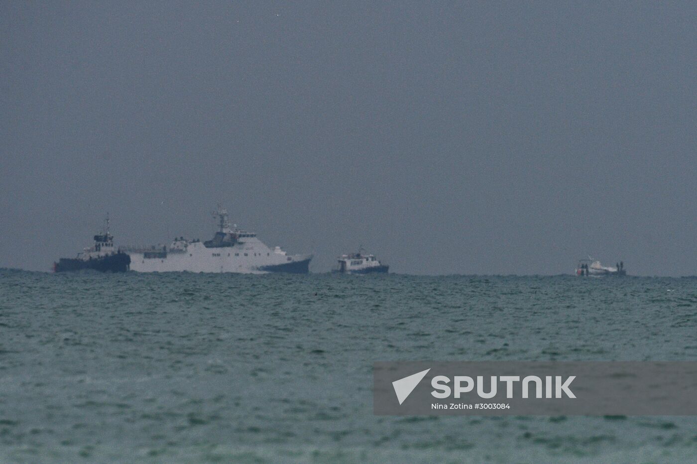 Rescue operation at Russian Defense Ministry's TU-154 crash site in Sochi