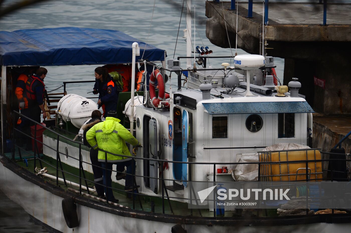 Rescue operation at Russian Defense Ministry's TU-154 aircraft crash site in Sochi