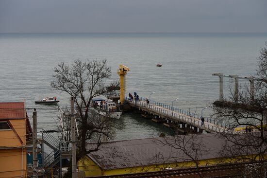 Rescue operation at Russian Defense Ministry's TU-154 aircraft crash site in Sochi