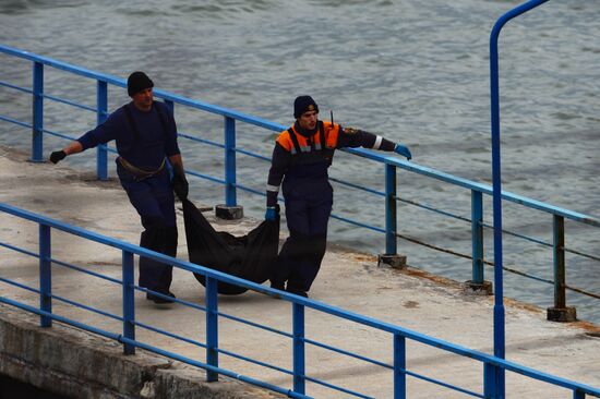 Rescue operation at Russian Defense Ministry's TU-154 aircraft crash site in Sochi