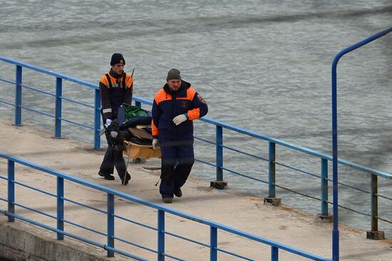 Rescue operation at Russian Defense Ministry's TU-154 aircraft crash site in Sochi