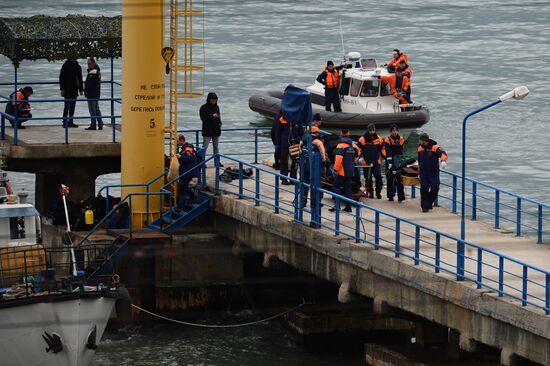 Rescue operation at Russian Defense Ministry's TU-154 aircraft crash site in Sochi