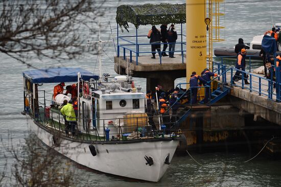 Rescue operation at Russian Defense Ministry's TU-154 aircraft crash site in Sochi