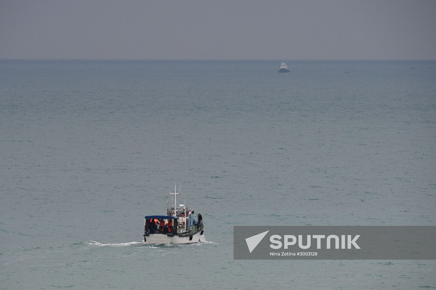 Rescue operation at Russian Defense Ministry's TU-154 aircraft crash site in Sochi