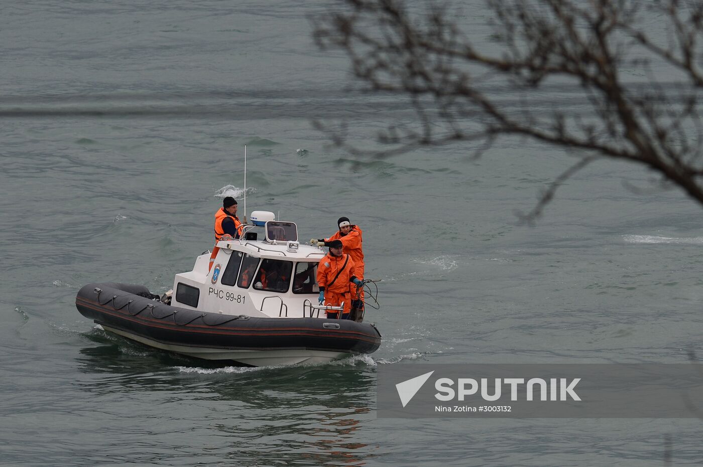 Rescue operation at Russian Defense Ministry's TU-154 aircraft crash site in Sochi