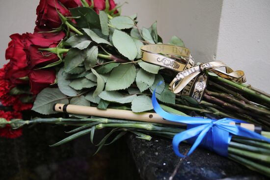 Flowers laid in memory of TU-154 air crash victims