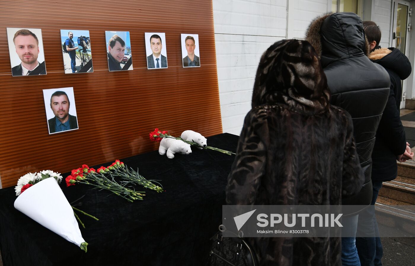 Flowers laid in memory of TU-154 air crash victims