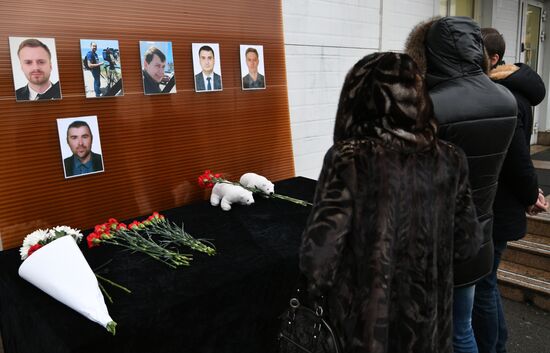 Flowers laid in memory of TU-154 air crash victims