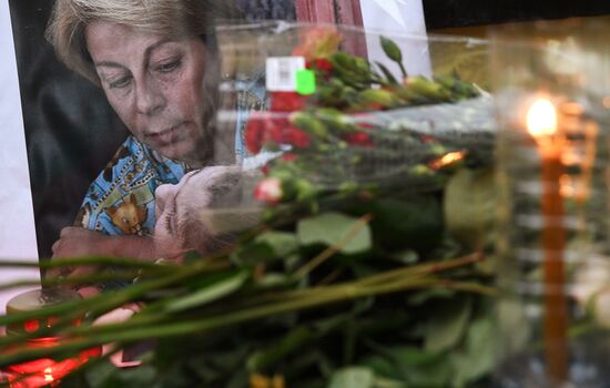 Flowers laid in memory of TU-154 air crash victims
