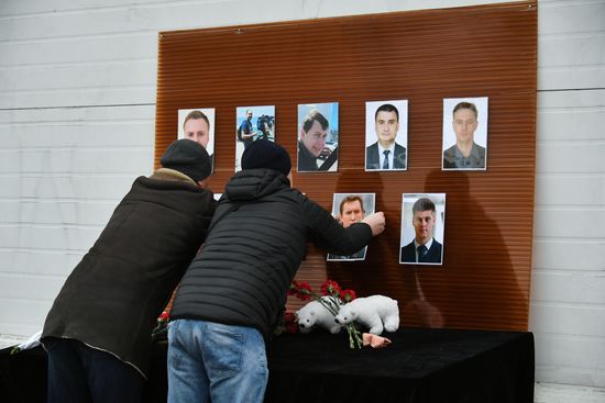 Flowers laid in memory of TU-154 air crash victims