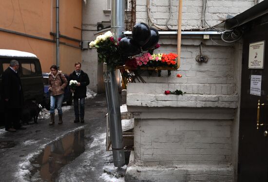 Flowers laid in memory of TU-154 air crash victims