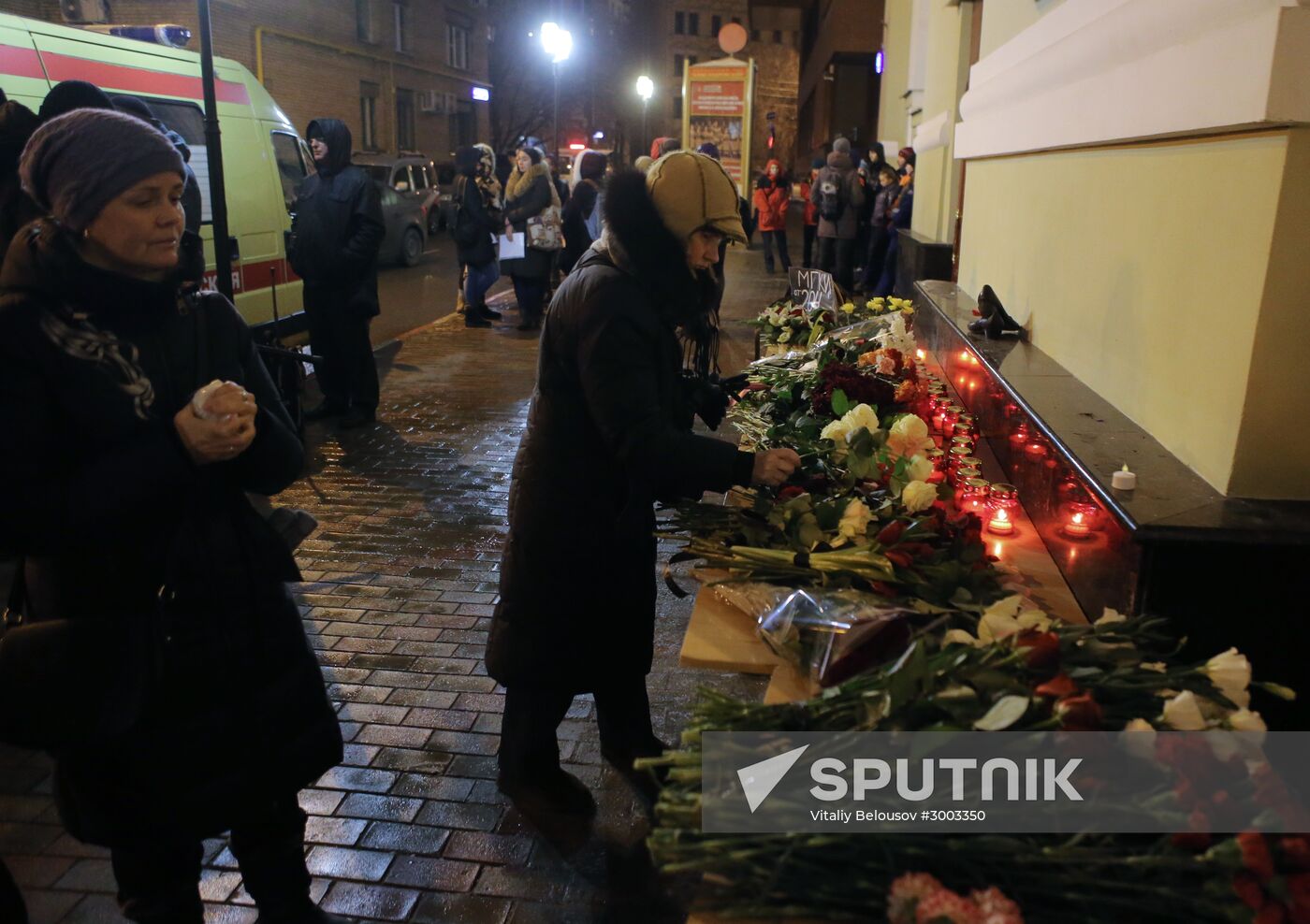 Flowers laid in memory of TU-154 air crash victims