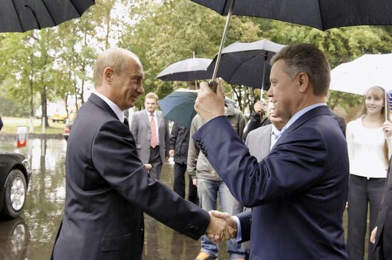 Meeting of Boris Gromov and Vladimir Putin in Khimki