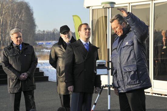 Tour of Skolkovo by Dmitry Medvedev, Boris Gromov and Viktor Vekselberg