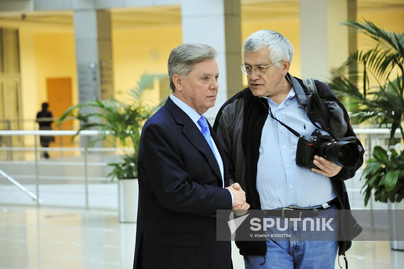 Meeting of Boris Gromov and Sergei Guneyev