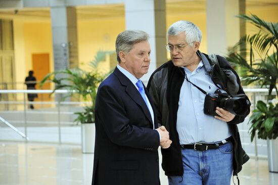 Meeting of Boris Gromov and Sergei Guneyev
