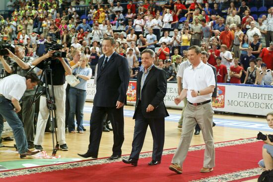 Boris Gromov and Sergei Ivanov at Olimpiisky Sports Palace