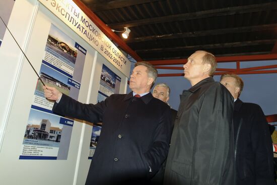 Vladimir Putin and Boris Gromov visit Kolomna