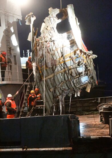 Search operations underway after Tu-154 crash in Black Sea
