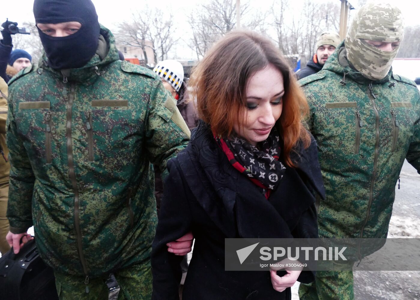 Donetsk People's Republic hands over two female POWs to Ukraine