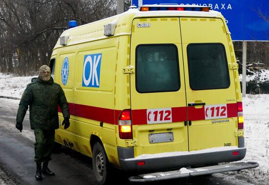 Donetsk People's Republic hands over two female POWs to Ukraine