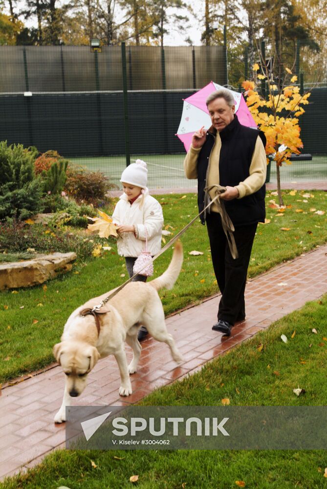 Boris Gromov on walk with his daughter Liza