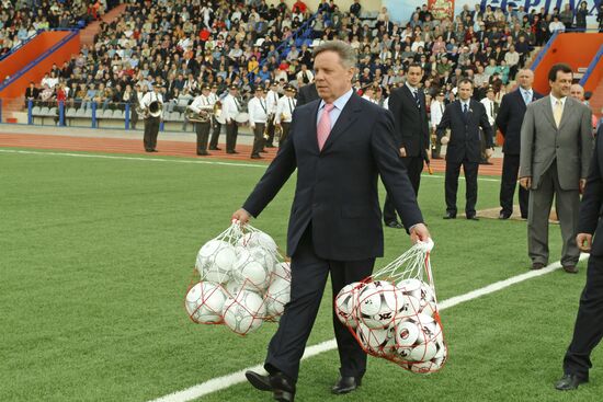 Boris Gromov attends sports festivities in Serpukhov