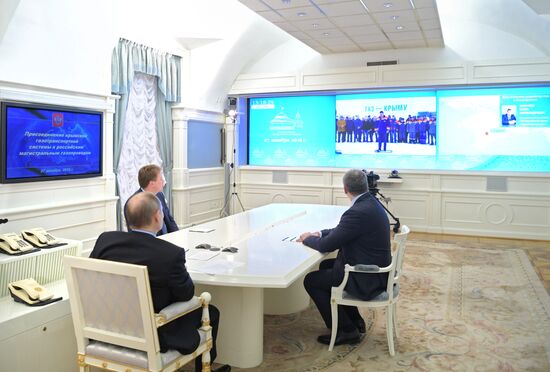 President Putin holds video conference on launching natural gas supplies to Crimea from mainland Russia